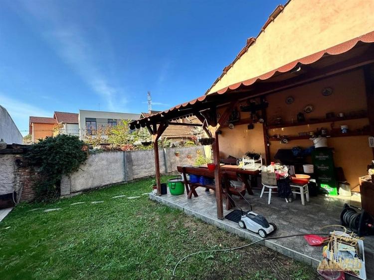 Casa / Spatiu Birouri de vanzare pe str. Iuliu Maniu - Oradea - 13