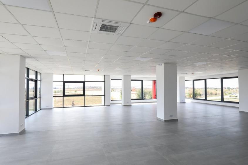 Spații birouri și hale depozitare în proximitatea autostrăzii  Craiova Pitești - 15