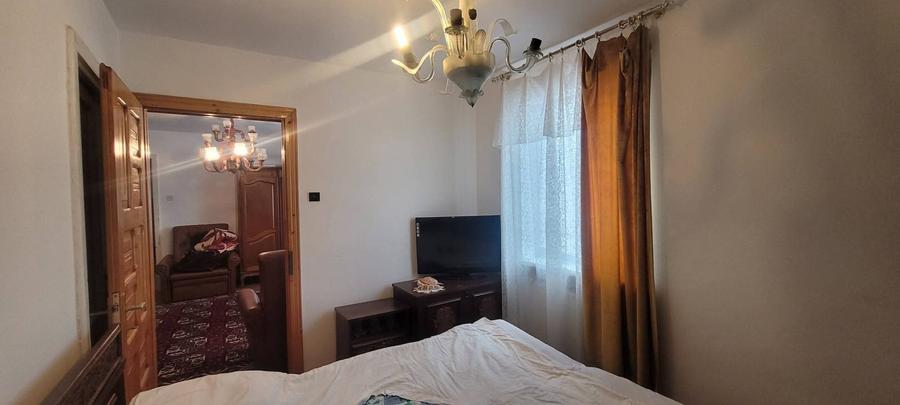 Apartament 2 camere Onesti, zona centrala, parter. - 1