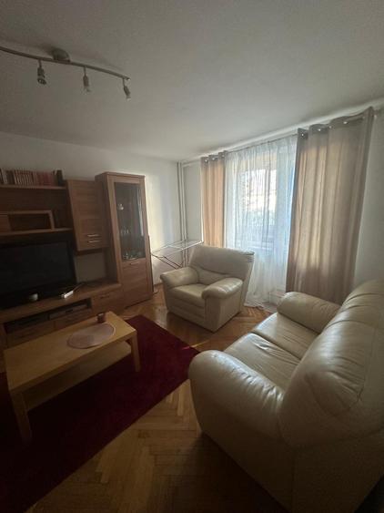 Vanzare apartament 3 camere zona Grivitei mobilat - 2
