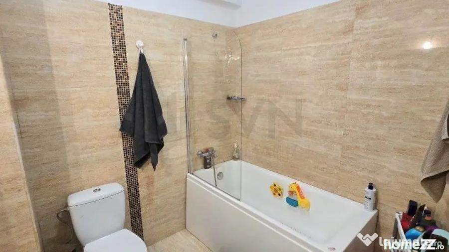 Apartament cu 3 camere decomandat în Jiului