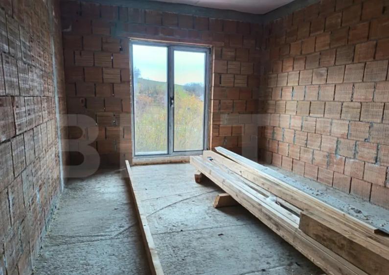 Casa cu 3 dormitoare ?i garaj in suprafa?a de 180 mp - 8