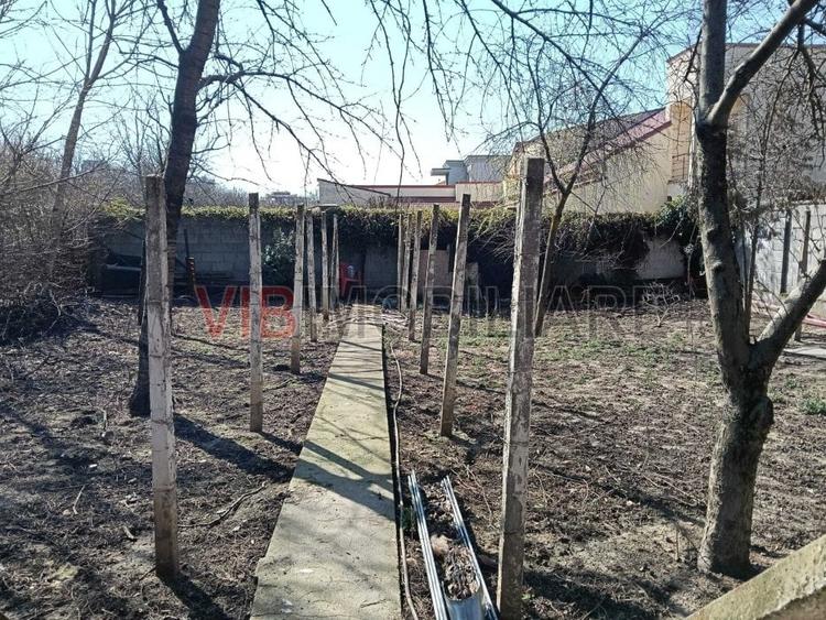 Casă spațioasă de vânzare | Parter + Etaj | Ideală pentru locuință sau activitat - 2