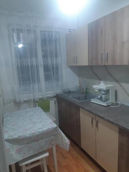 Zona Semiluna, 3 camere decomandat etaj2, mobilat si urilat, prima inchiriere - 3