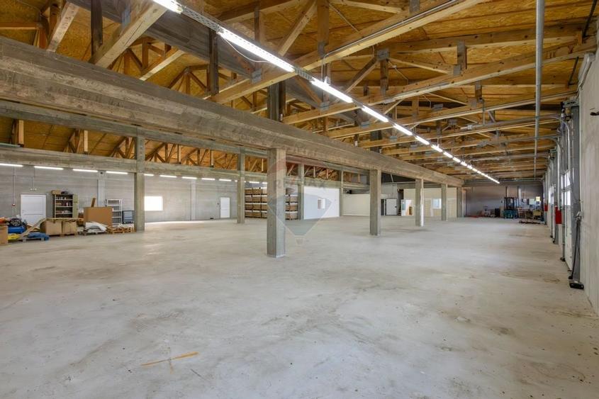 Hală 1.000 mp + curte 3.200 mp + CASĂ 160 mp BONUS | Acces TIR | Bacău - 9