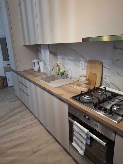 Inchiriez apartament 2 camere - 1