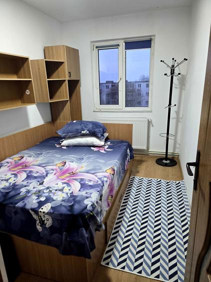 Inchiriez Apartament cu 3 camere -Piata Ciresica - 7