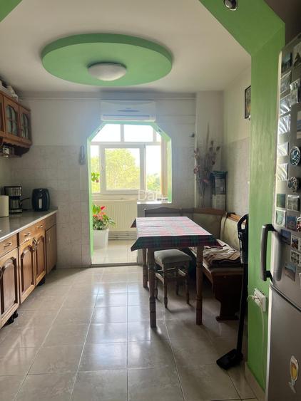 Apartament cu 2 camere decomandat în Girocului