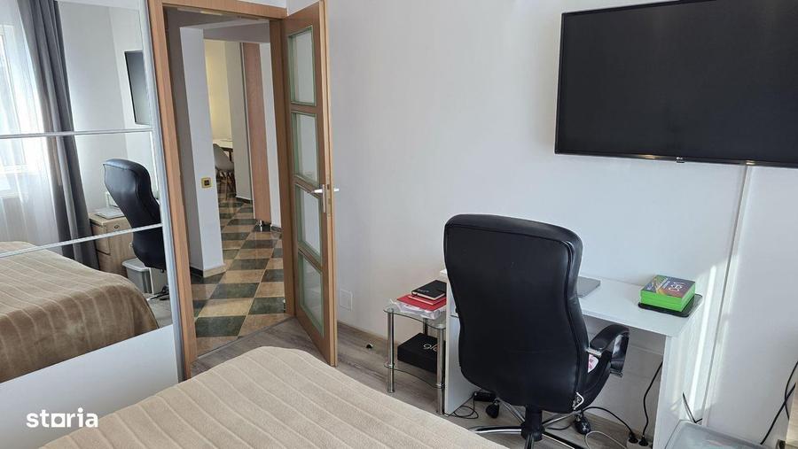 Vand apartament 3 camere decomandat in Deva, Al. Neptun, et 3, mobilat - 13