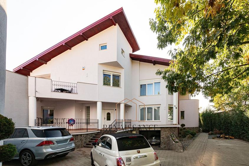 Timisoara - Girocului Vila 12 Camere 4 Bai | 497mp Utili 1373mp Teren - 25