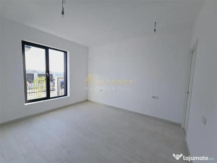 Gata de mutare- 3 camere - 2 bai - pod - beci - 4