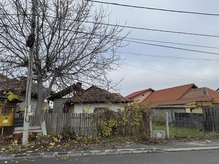 Casa demolabila Craiova, Catargiu - teren 420 mp - utilitati trase - 5