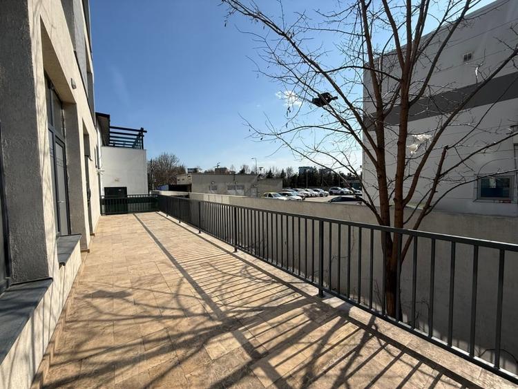 Spațiu birouri/comercial Pipera de închiriat – luminos, înalt, multifuncțional - 9