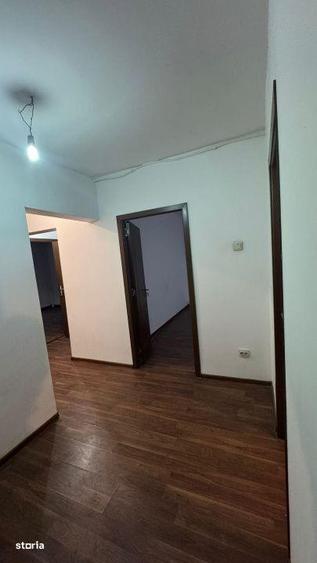 Apartament cu 3 camere decomandat în Dristor