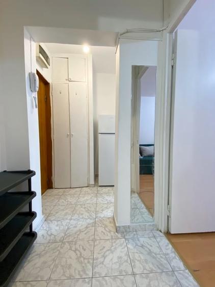 Garsoniera, 28 mp, etaj 3/4, zona Lacul Tei - 4 minute pama la parcul Circului - 10