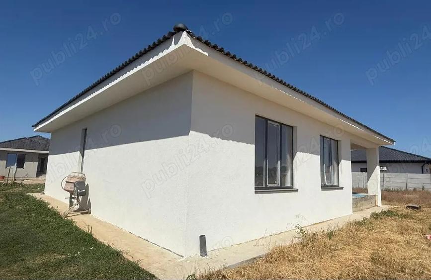 Casa cu trei dormitoare in Sintandrei - 1