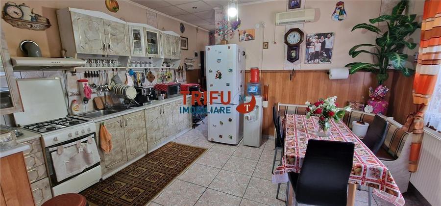 Casă Spațioasă cu 5 Camere în Zona Centrală, Lâng& - 6