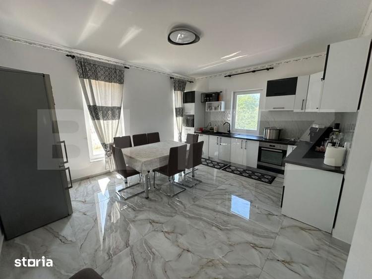 Casă cu 9 camere cu Teren 1604 Mp în Central