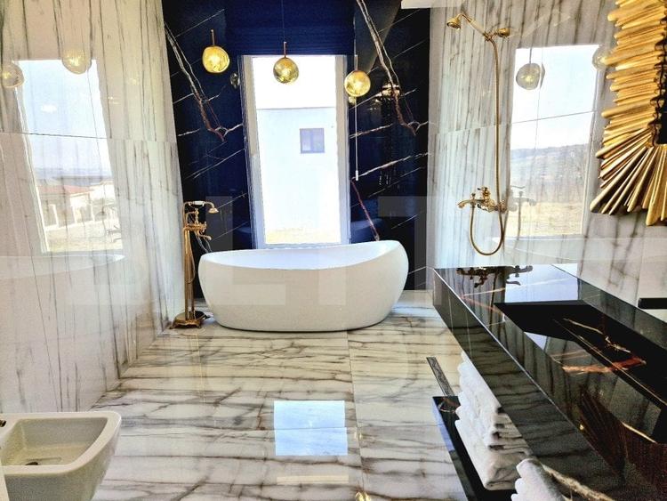 Casa de vanzare, cu 4 camere, 168 mp+teren 1000 mp, Oradea - 11