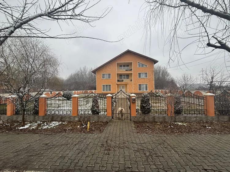 CASA SPA?IOASA cu 5 dormitoare,curte mare ?i padure in spate - 8