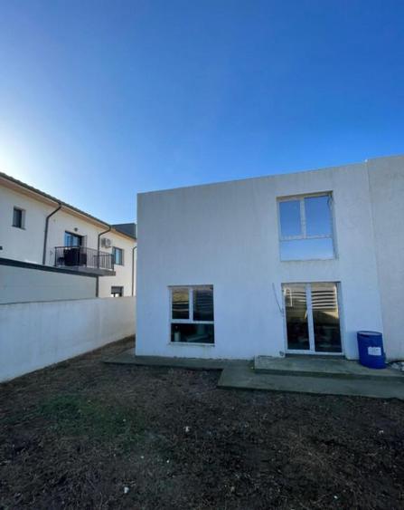 Casa situata in zona Mamaia Sat - 9