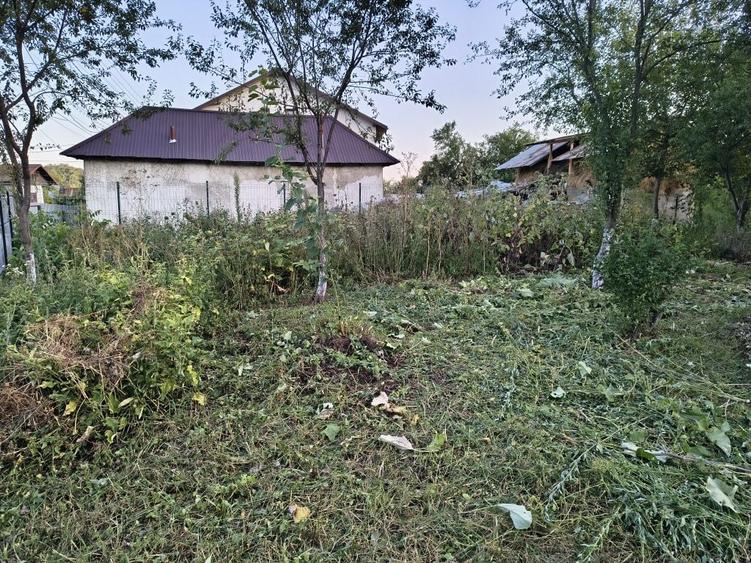 Teren intravilan la ASFALT, intre CASE, in comuna Ocnita - 4