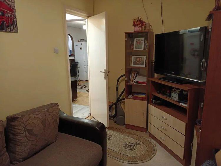 Rovinari - Apartament 3 camere - Strada Rovinari - 8