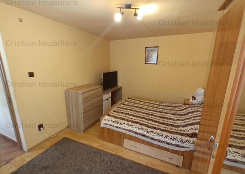 CASA NOUA 2 corpuri Teren 300 mp, zona Chercea - 10