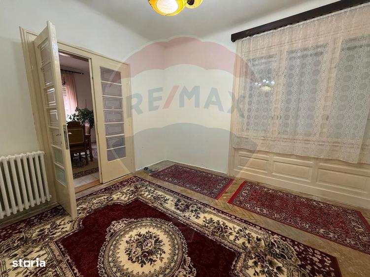 De vanzare casa 5 camere ?i acces auto Ultracentral - 2