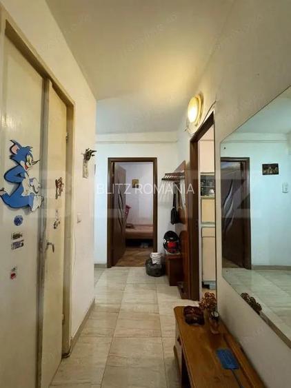 Apartament 3 camere, 62 mp, geam la baie, zona Universitate Apartament 3 camere, 62 mp, geam la baie, zona Universitate