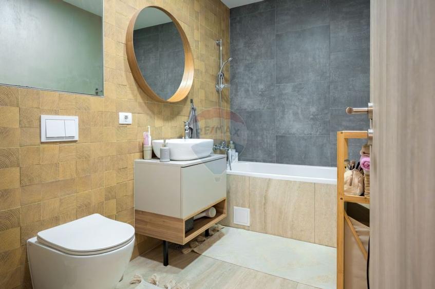 Apartament cu 2 camere,  2 băi și parcare subterană în Tractorul - 6