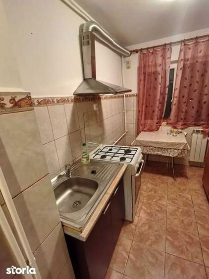 Inchiriez apartament 2 camere in zona micro 6 Pavcom Targoviste - 2
