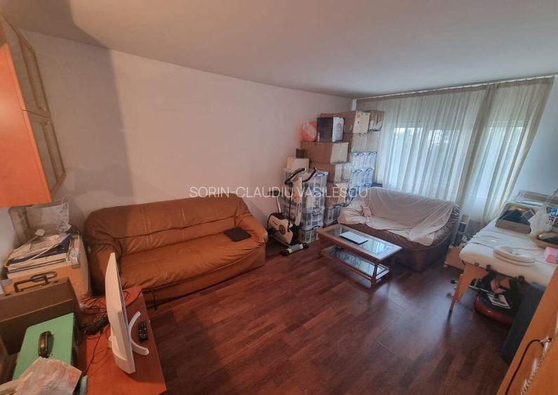 Faleza nord-apartament 4 camere decomandat cu gaze