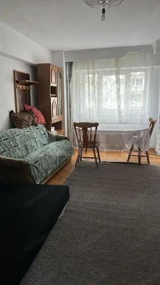 Apartament 2 camere, zona Cetate - 1