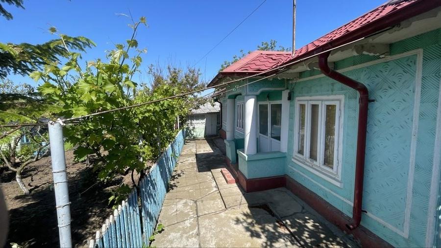 Casă cu 3 camere în Odaia Manolache