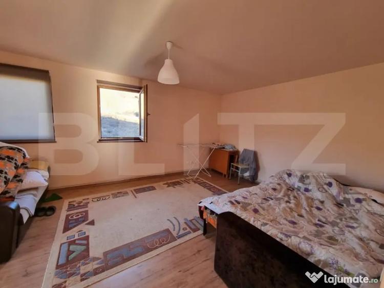 Casă cu 4 camere cu Teren 6300 Mp în Someșeni