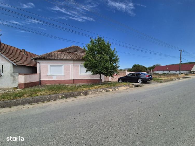 Casă cu 3 camere în Covăsinț