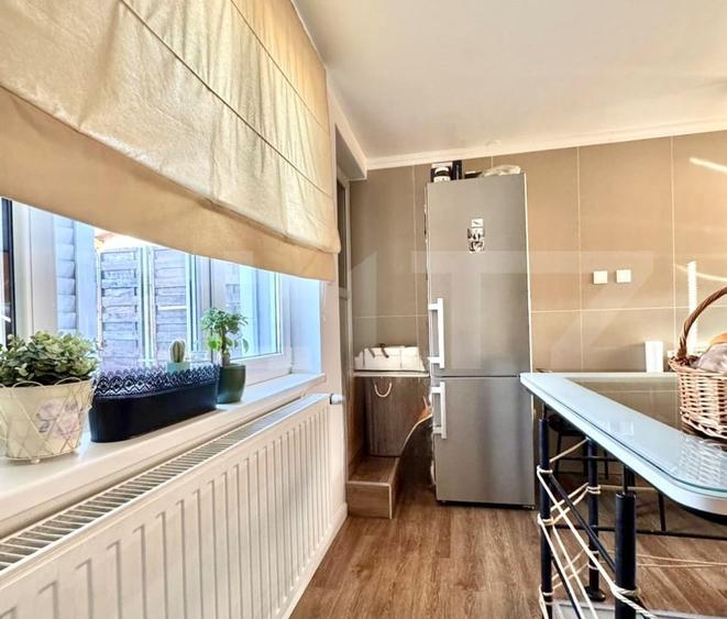 Penthouse cu 3 camere decomandat, mobilat în Central