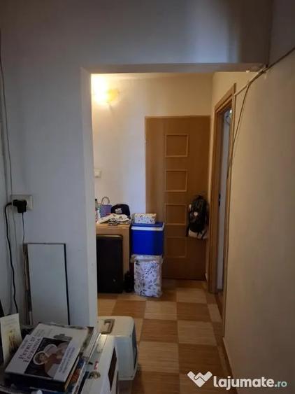 Apartament cu 3 camere decomandat în Dristor