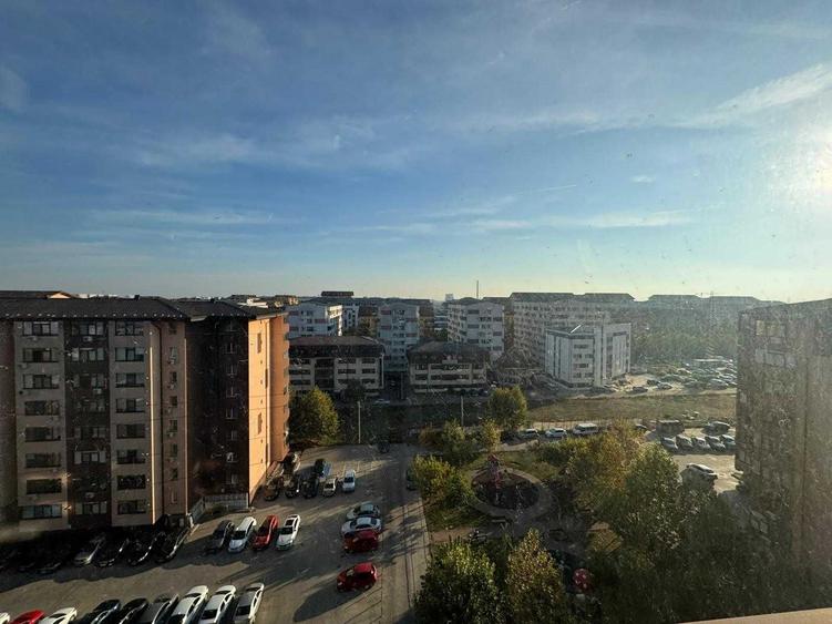Garsonieră decomandată în Roșu