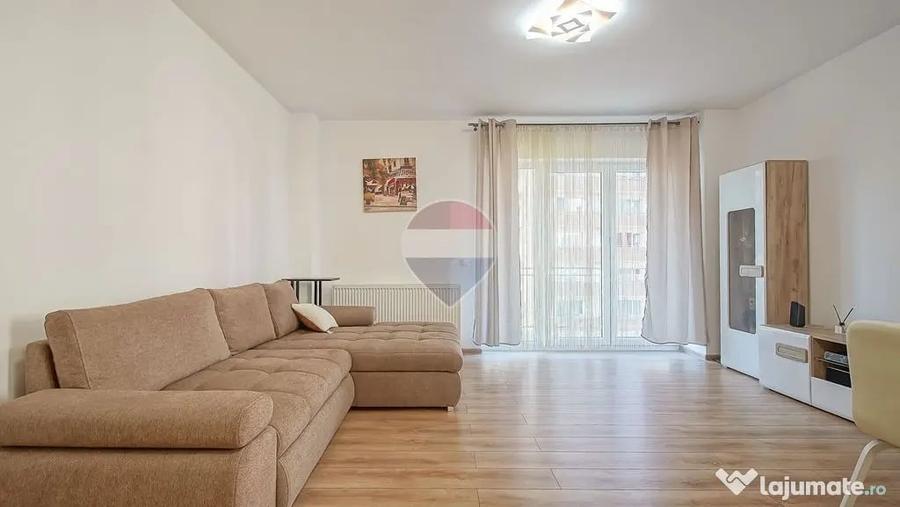 Apartament cu 3 camere decomandat în Tractorul
