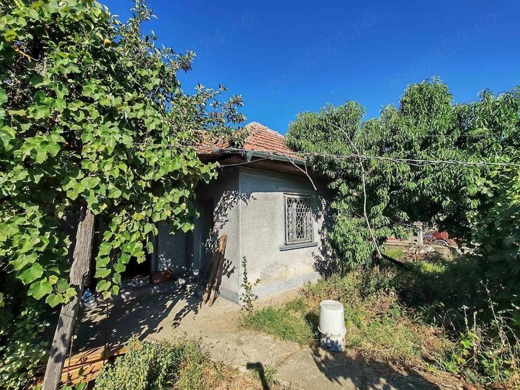 Casă cu 3 camere cu Teren 1000 Mp în Central