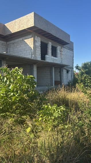 Casă individuală cu 5 camere cu Teren 700 Mp în Dârza
