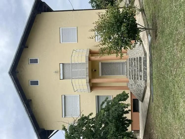 Casă cu 6 camere în Central