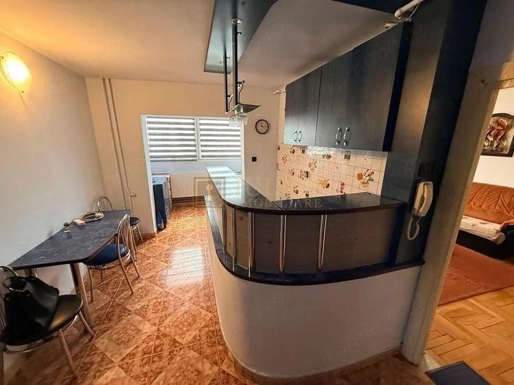 Apartament cu 2 camere decomandat în Soarelui