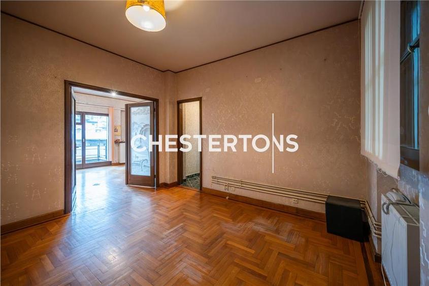 Apartament cu 5 camere circular în Calea Victoriei