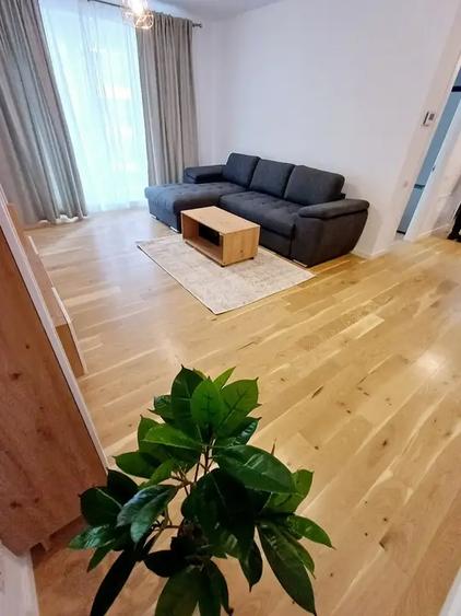 Apartament cu 2 camere decomandat, mobilat în Regie
