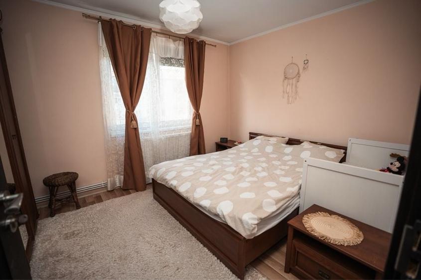 Apartament cu 2 camere semidecomandat în 1 Mai