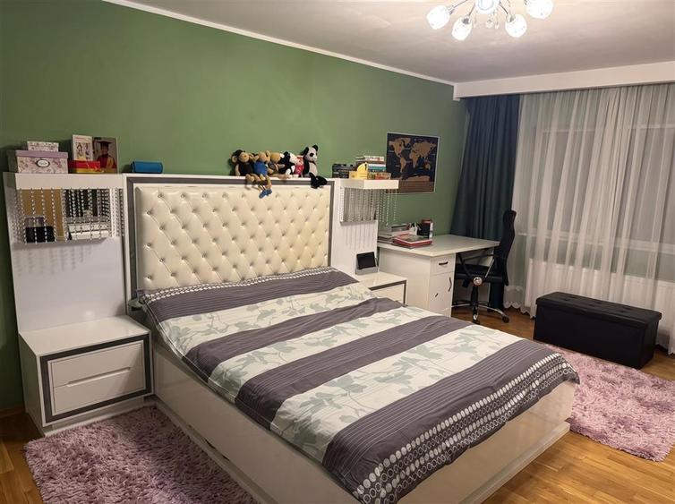 Apartament cu 3 camere decomandat în Obcini