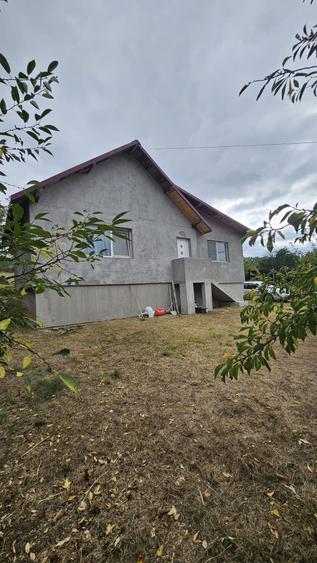 Casă cu 3 camere cu Teren 595 Mp în Ciurea
